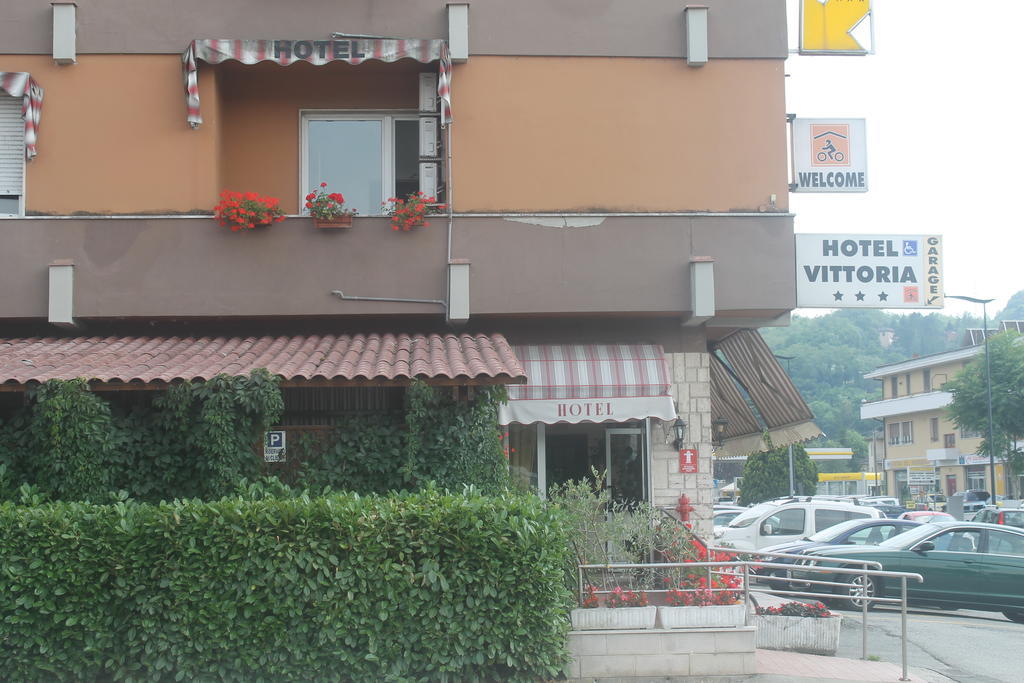 אובאדה Albergo Vittoria מראה חיצוני תמונה